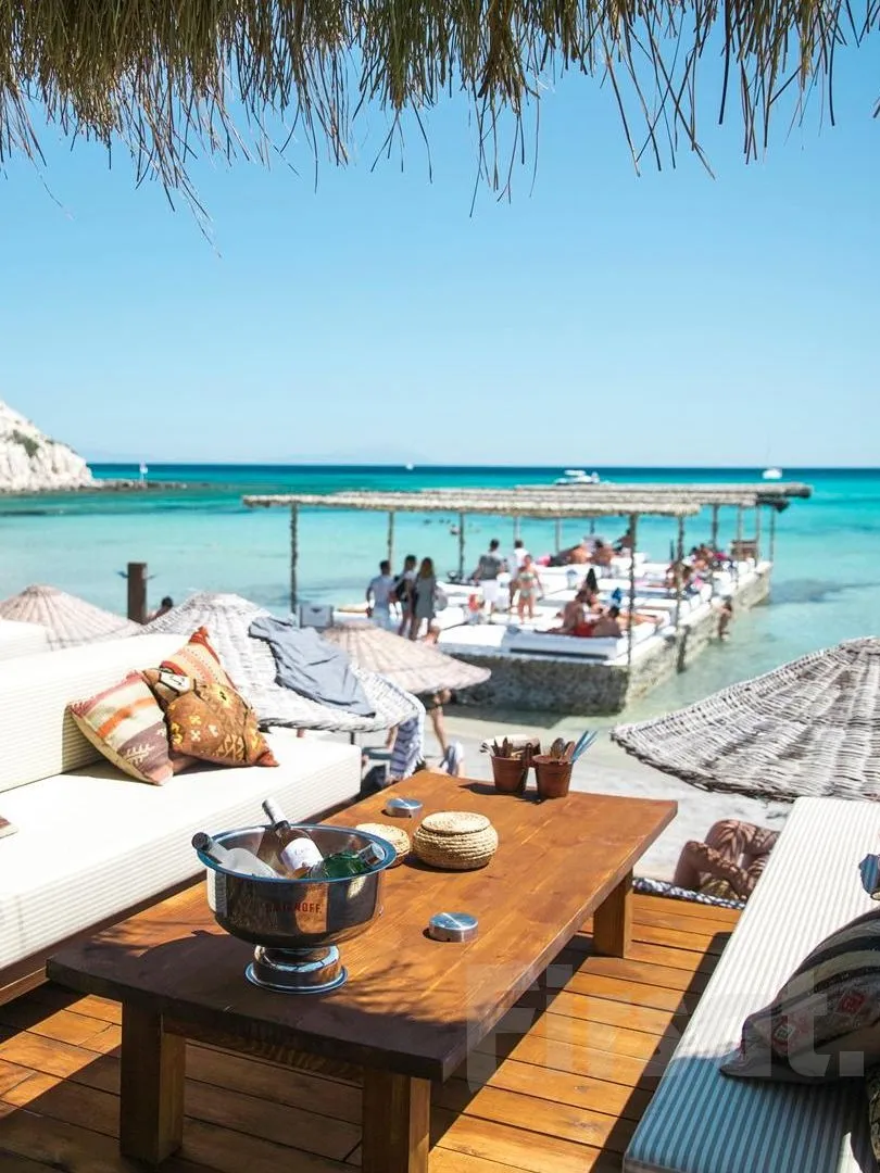 Fly-Inn Beach projesinden bir görsel